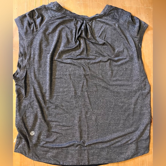 Lululemon tank - Picture 2 of 3